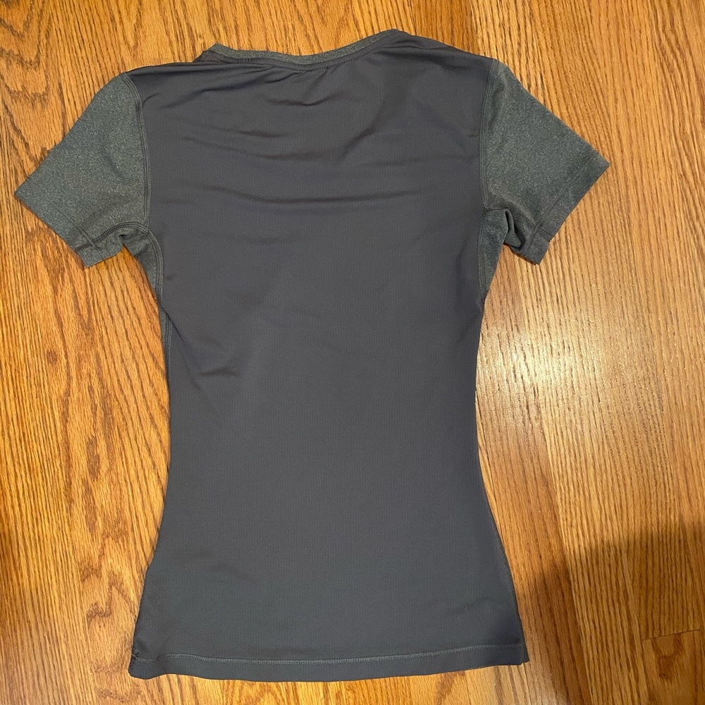 Nike top
